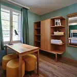 ホテル 5th Floor Basic - Shared Bathrooms 2*