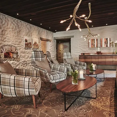 فندق 5th Floor Basic - Shared Bathrooms إنترلاكن