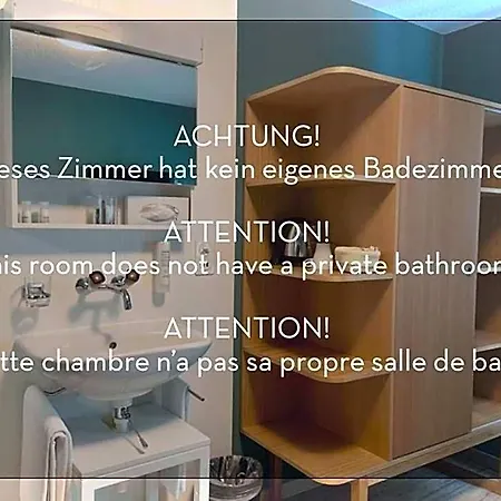 5th Floor Basic - Shared Bathrooms Otel