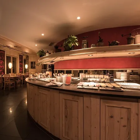 فندق 5th Floor Basic - Shared Bathrooms 2*