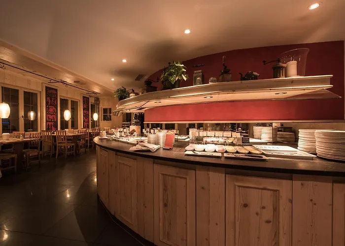 Hotel 5th Floor Basic - Shared Bathrooms 2*