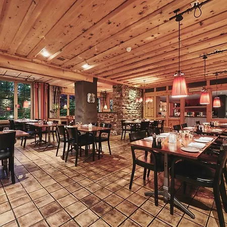 5th Floor Basic - Shared Bathrooms