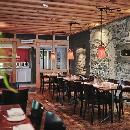 Hotel 5th Floor Basic - Shared Bathrooms 2*