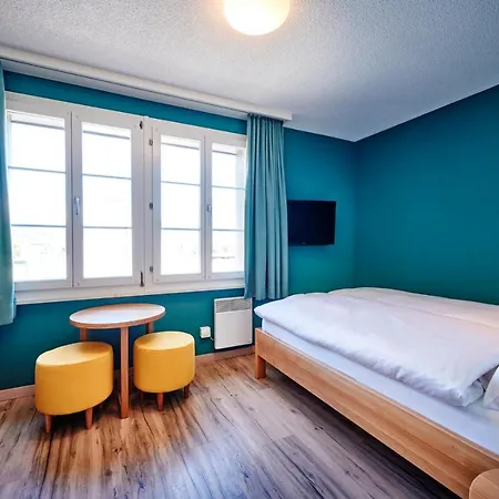 5th Floor Basic - Shared Bathrooms 2*