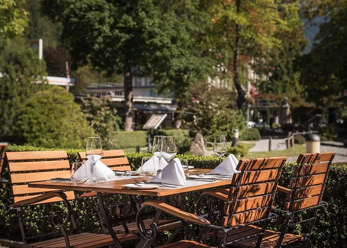 5th Floor Basic - Shared Bathrooms インターラーケン